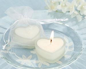 1_20045NA-M 'HeartLights' Frosted Glass Heart Candles