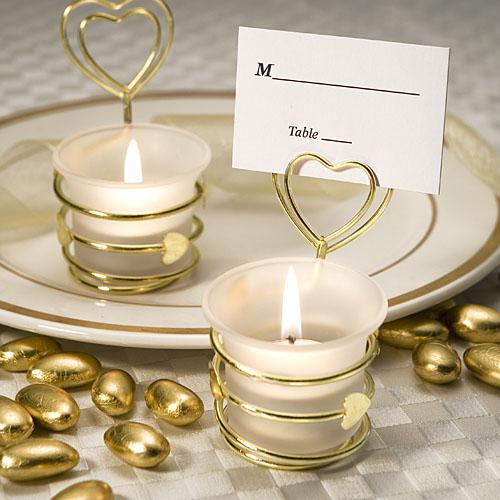 Jennifer Aniston Engaged: What Kinds of Favors Should Guests Expect? Jennifer Aniston Engaged: What Kinds of Favors Should Guests Expect?