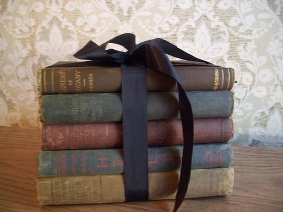Wedding Favor Ideas for Book Worms Book Bundle