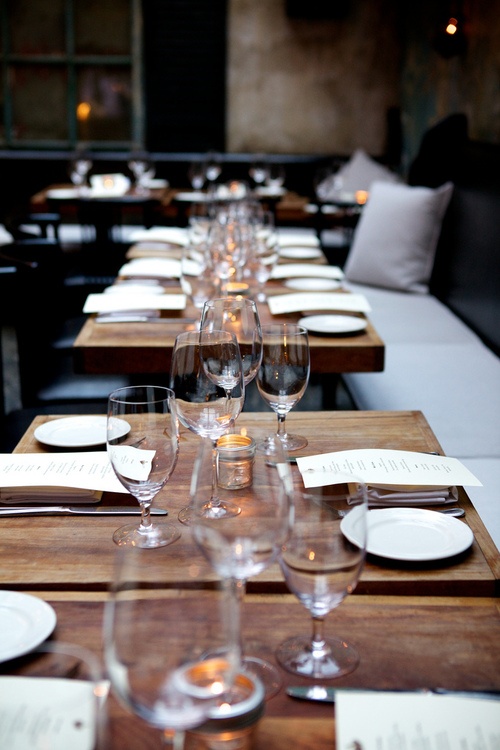 7 Ways to Have a Celebrity-Style Wedding on a Super Low Budget Table Settings