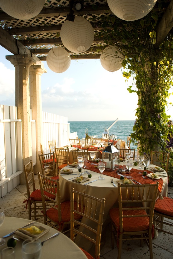 7 Ways to Have a Celebrity-Style Wedding on a Super Low Budget Wedding Venue