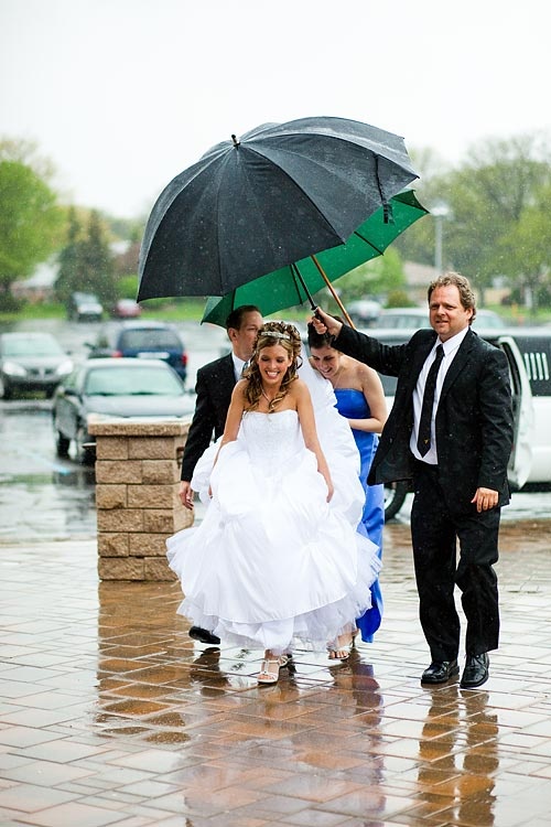 4 Ways to Prepare for a Spring Wedding Rainy Wedding