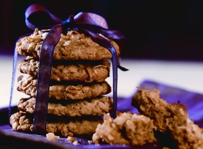 DIY Treat Boxes for Out of Town Wedding Guests Cookies Tied with Ribbon