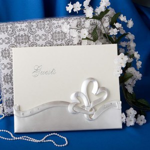 Interlocking Hearts Design Wedding Guest BookI wedding favors