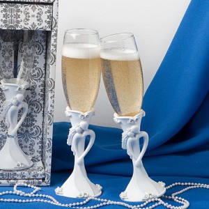 Bride And Groom Design Toasting Flutes wedding favors
