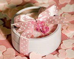 Round Tins Filled With Pink & White Bath Confetti wedding favors