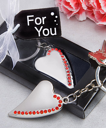 Contemporary Style Heart Design Metal Key Chains Favors wedding favors