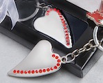 Contemporary Style Heart Design Metal Key Chains Favors wedding favors